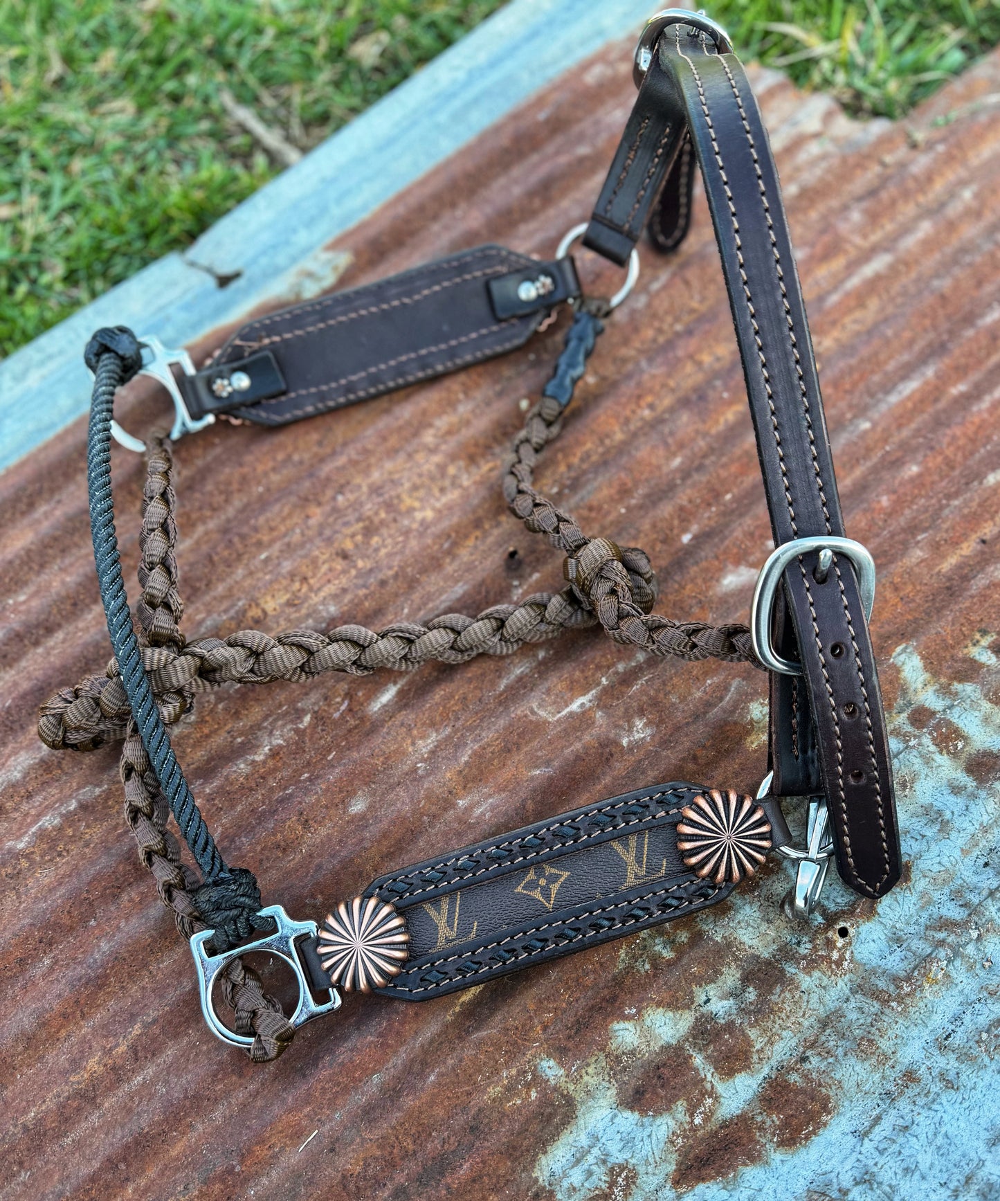 Black buckstich w/ copper working hybrid halter