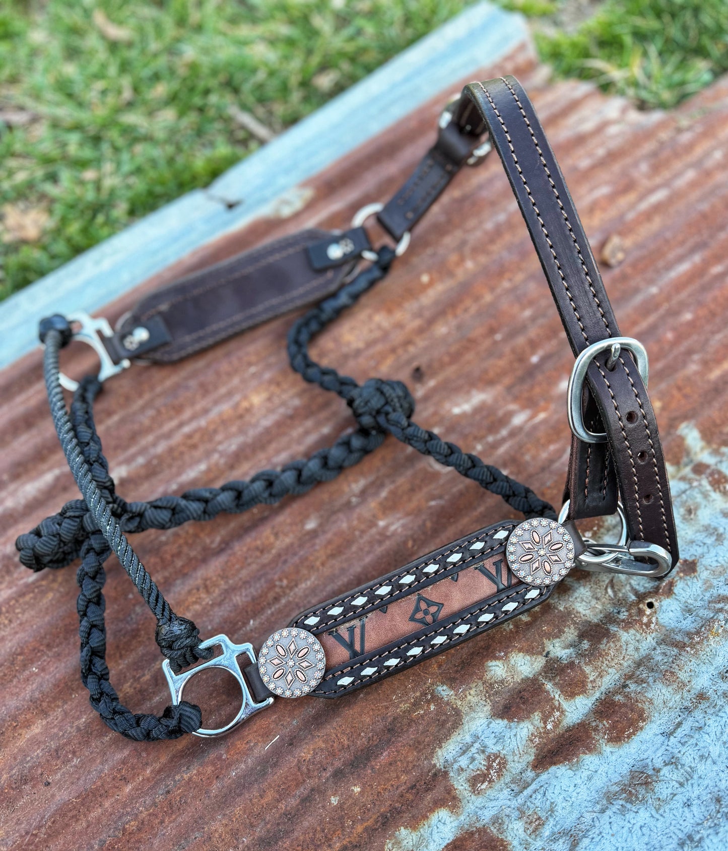 White Buckstitch w/crystal working hybrid halter